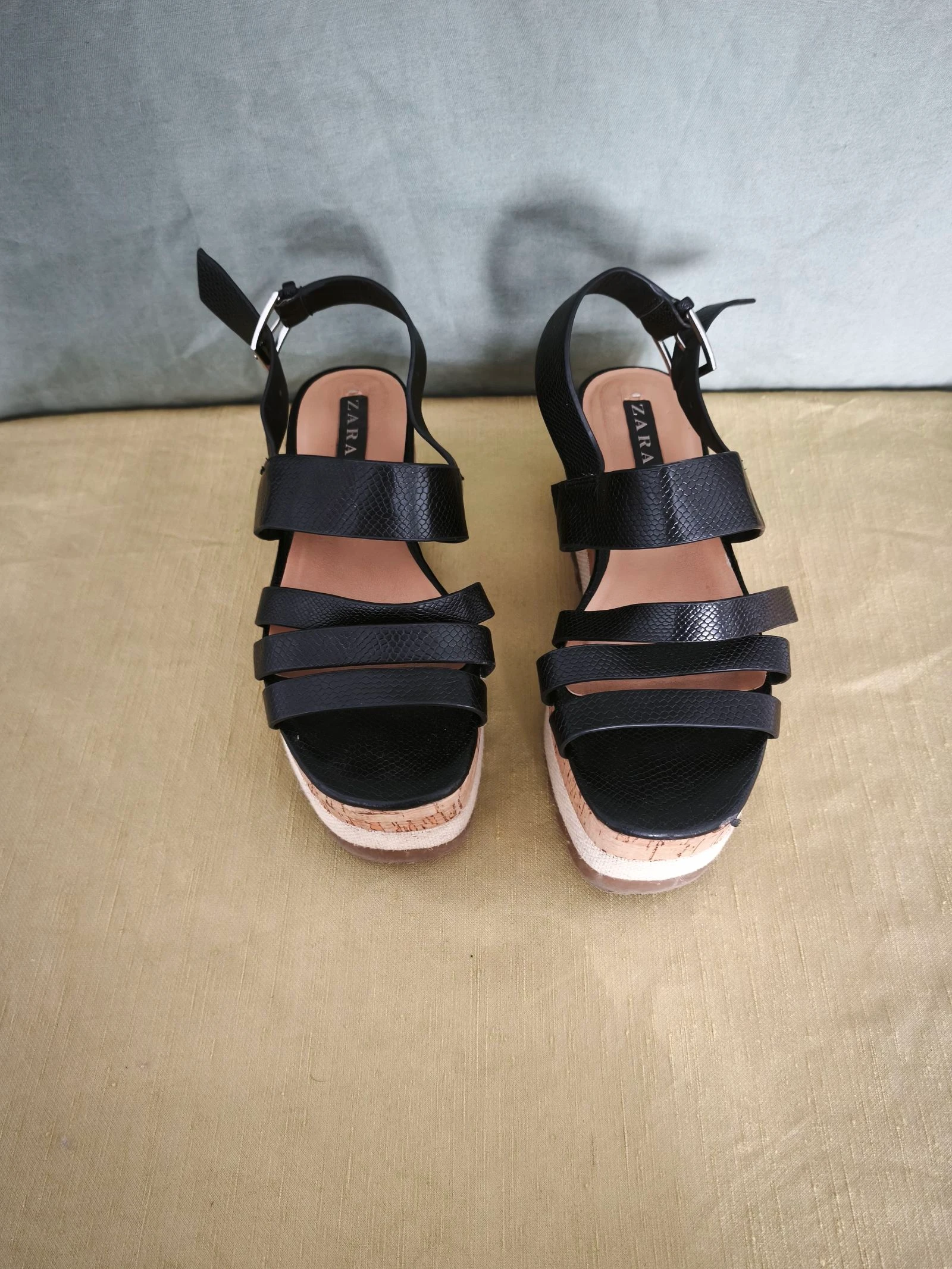 Black platform sandals. – photo 2